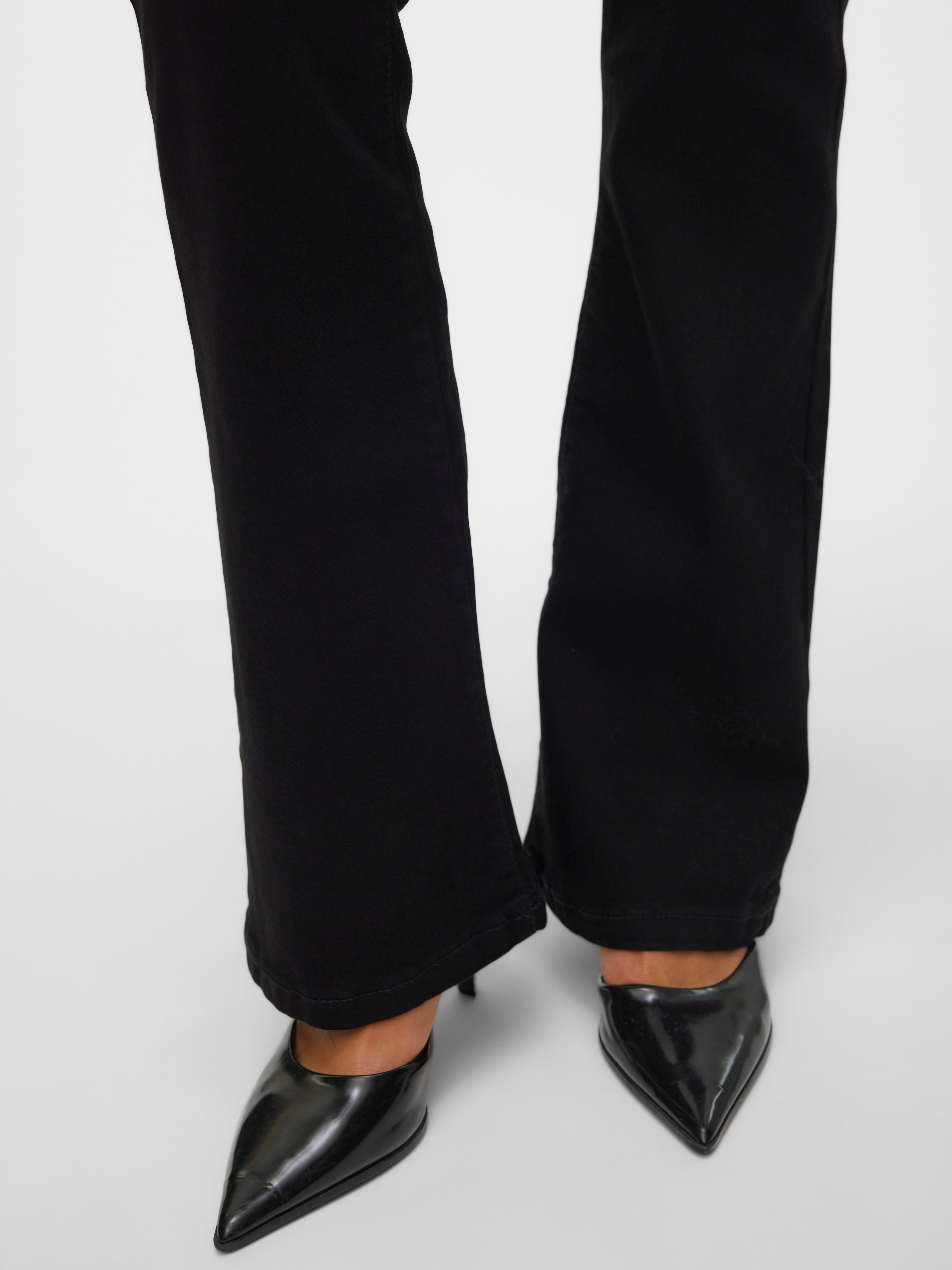 VMELLY Mid Rise Ausgestellt Jeans