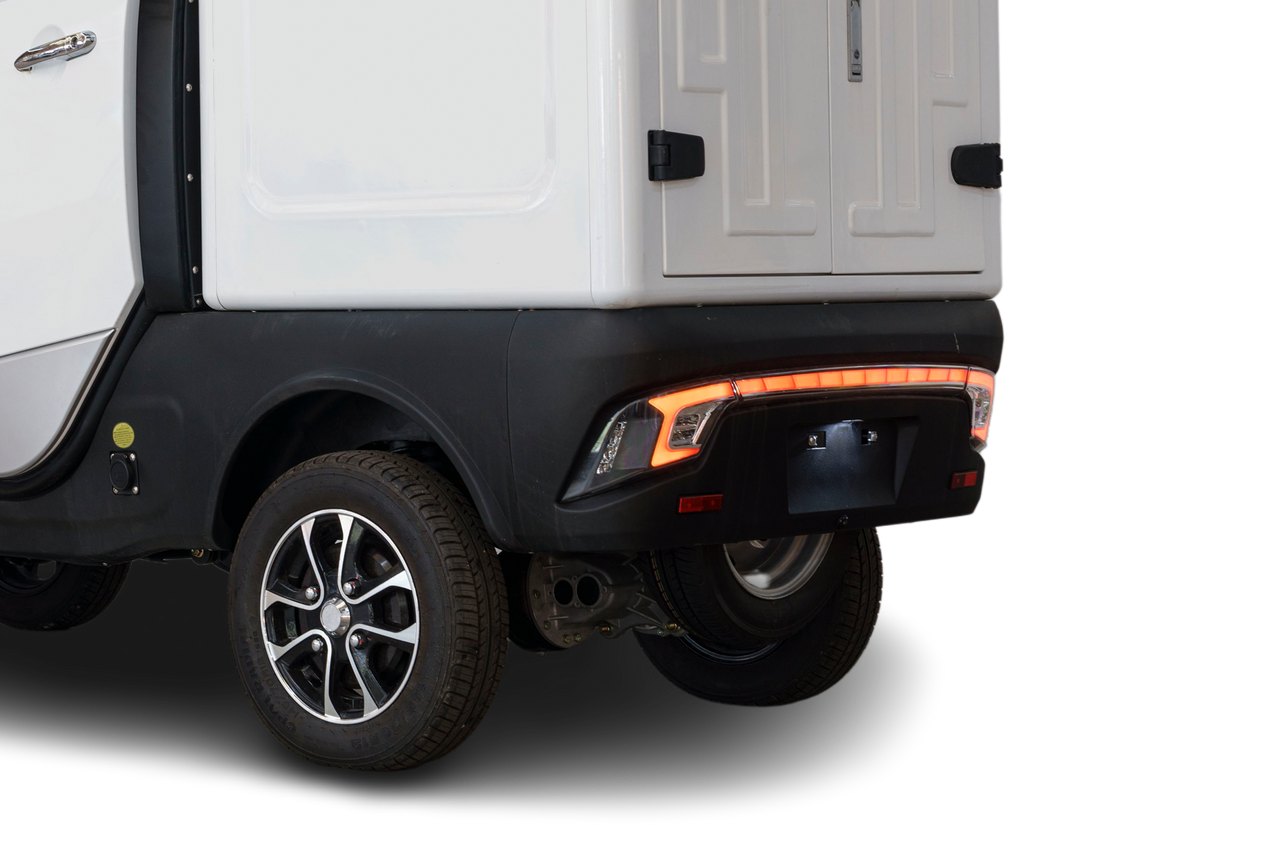 Stormborn L8C Cargo Kabinenfahrzeug weiß - 206ah