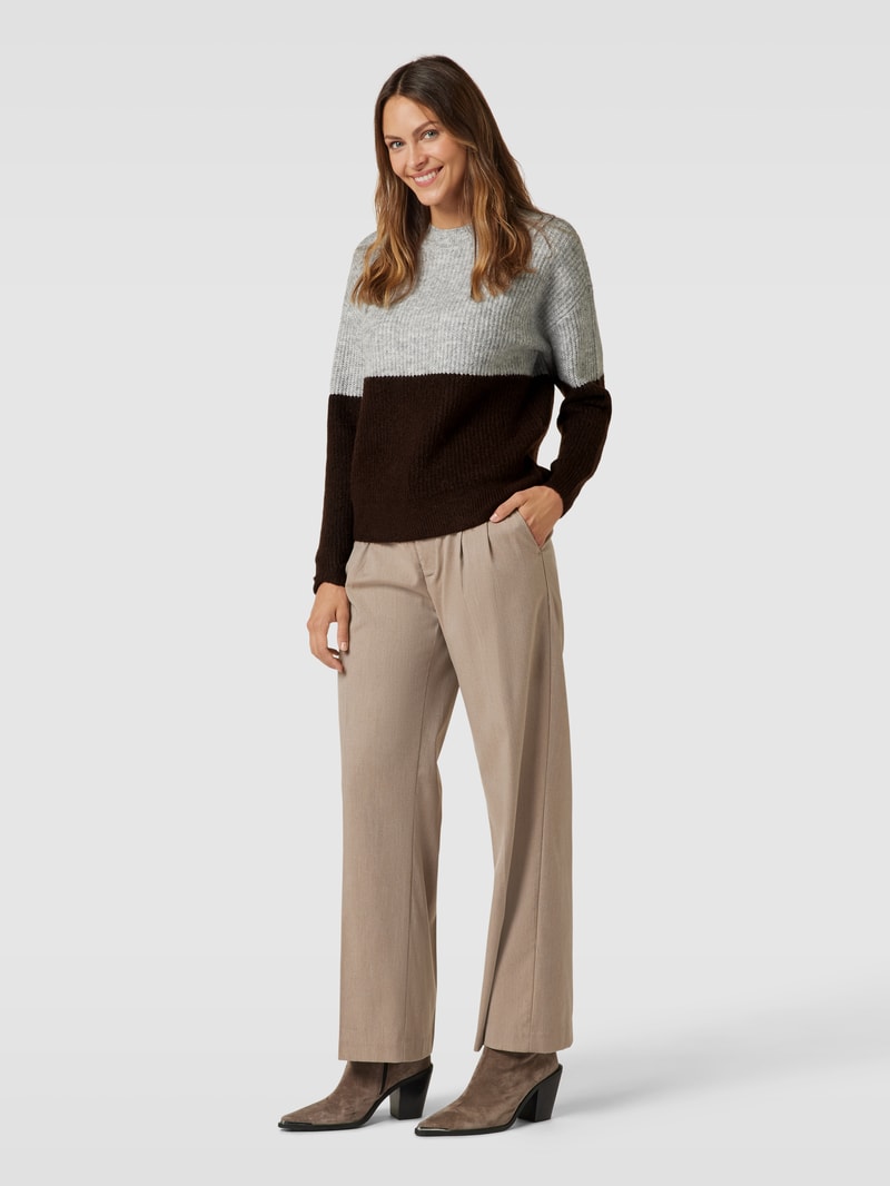 Strickpullover mit Rundhalsausschnitt in dunkelbraun