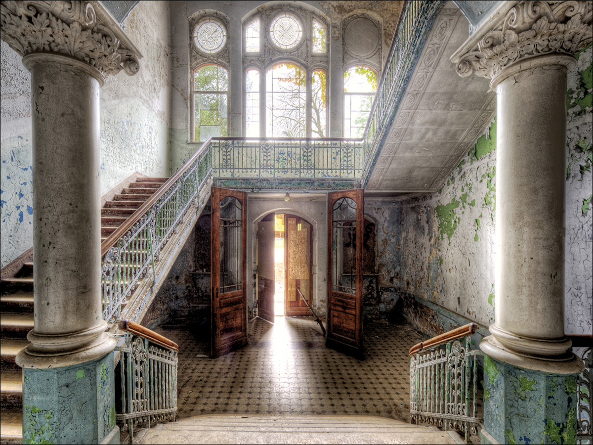 Kunstleinwand Mystic Corridor 60 x 80 cm
