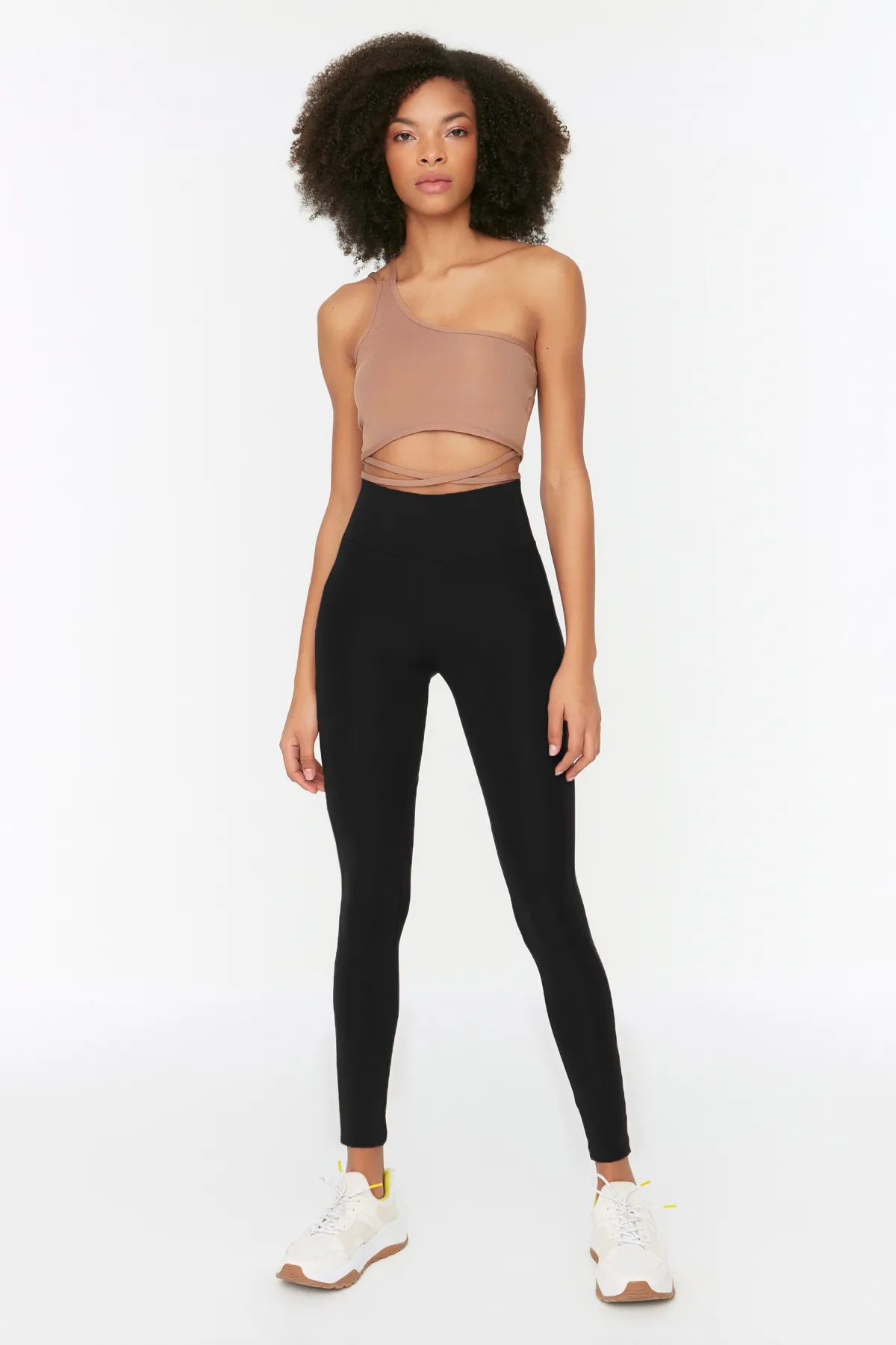 Trendyol Collection  Schwarze, gestrickte Sport-Leggings mit Push-Up-Effekt in voller Länge TWOAW21TA0030