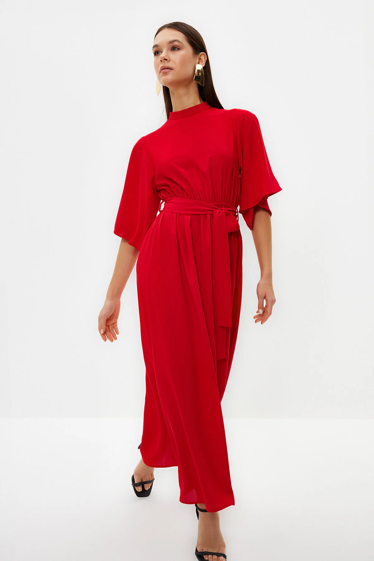 Trendyol Modest  Korallenfarbenes, halbärmliges Webkleid mit Gürtel TCTSS24DB00009