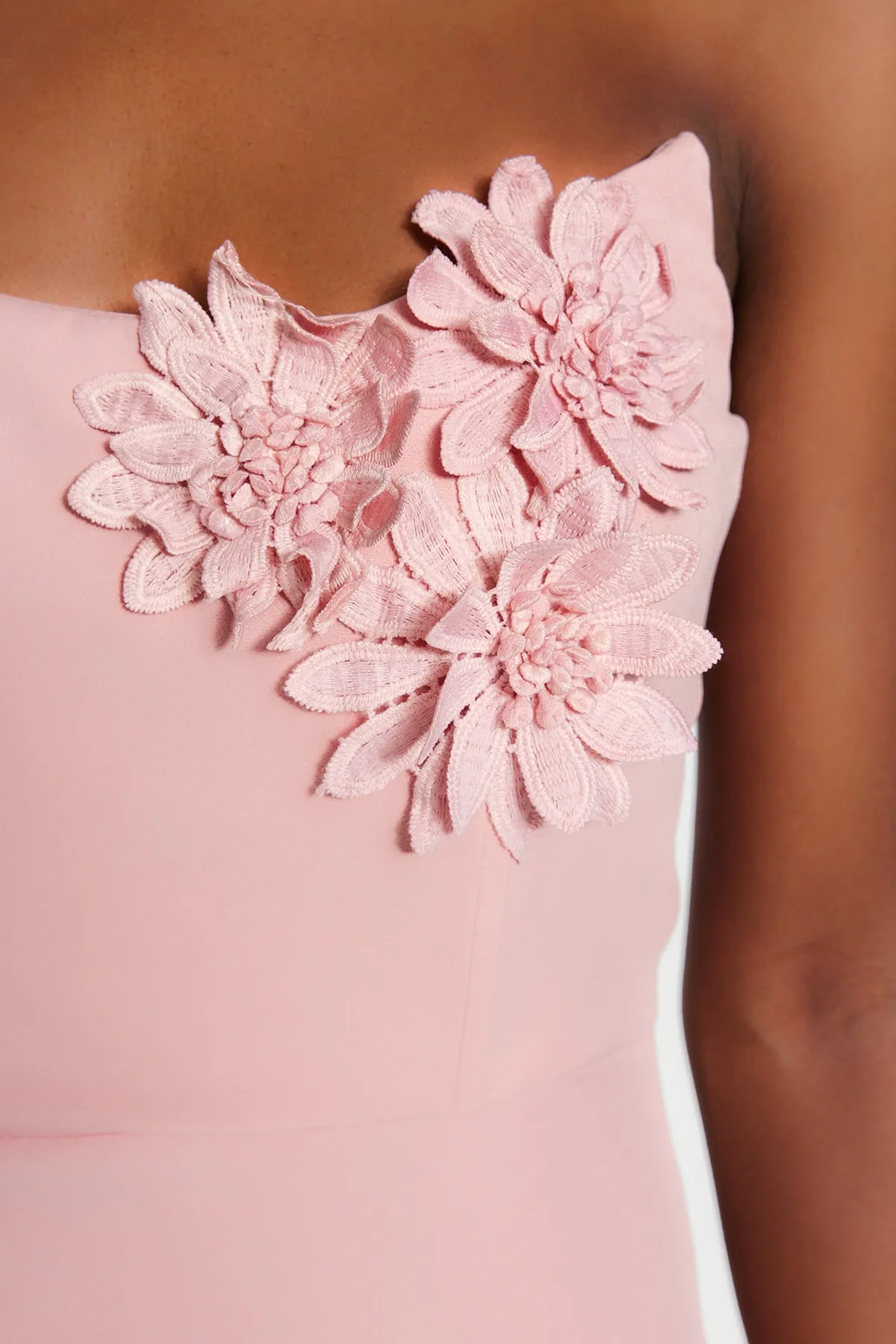 Trendyol Collection  Dusty Rose Tailliertes, gewebtes, elegantes Abendkleid TPRSS23EL00302