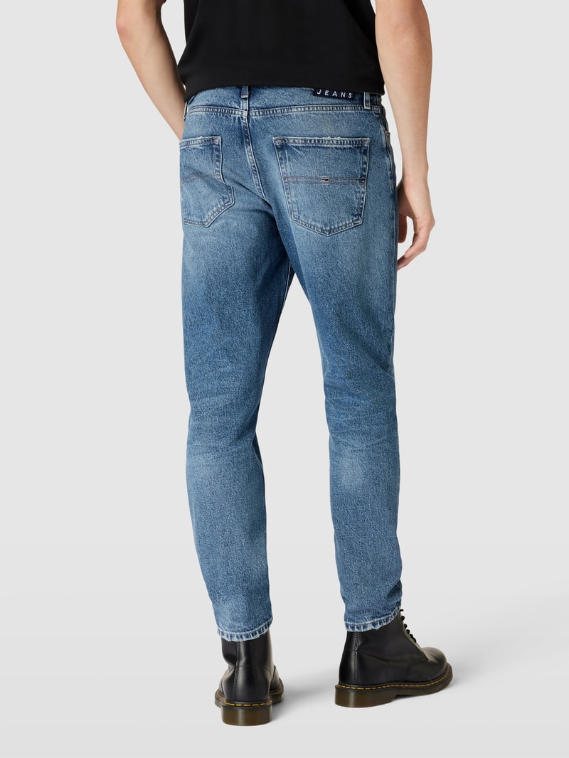 Jeans mit Label-Details in jeans