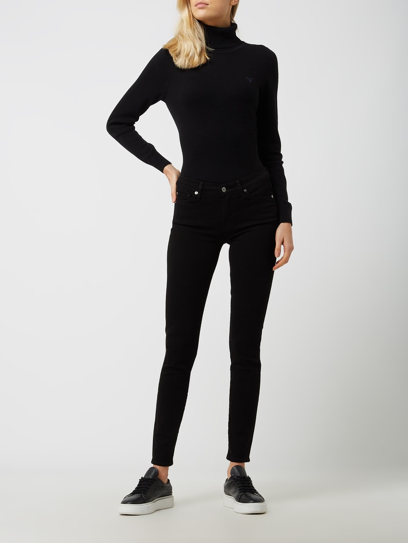 Super Skinny Fit Jeans mit Stretch-Anteil in schwarz