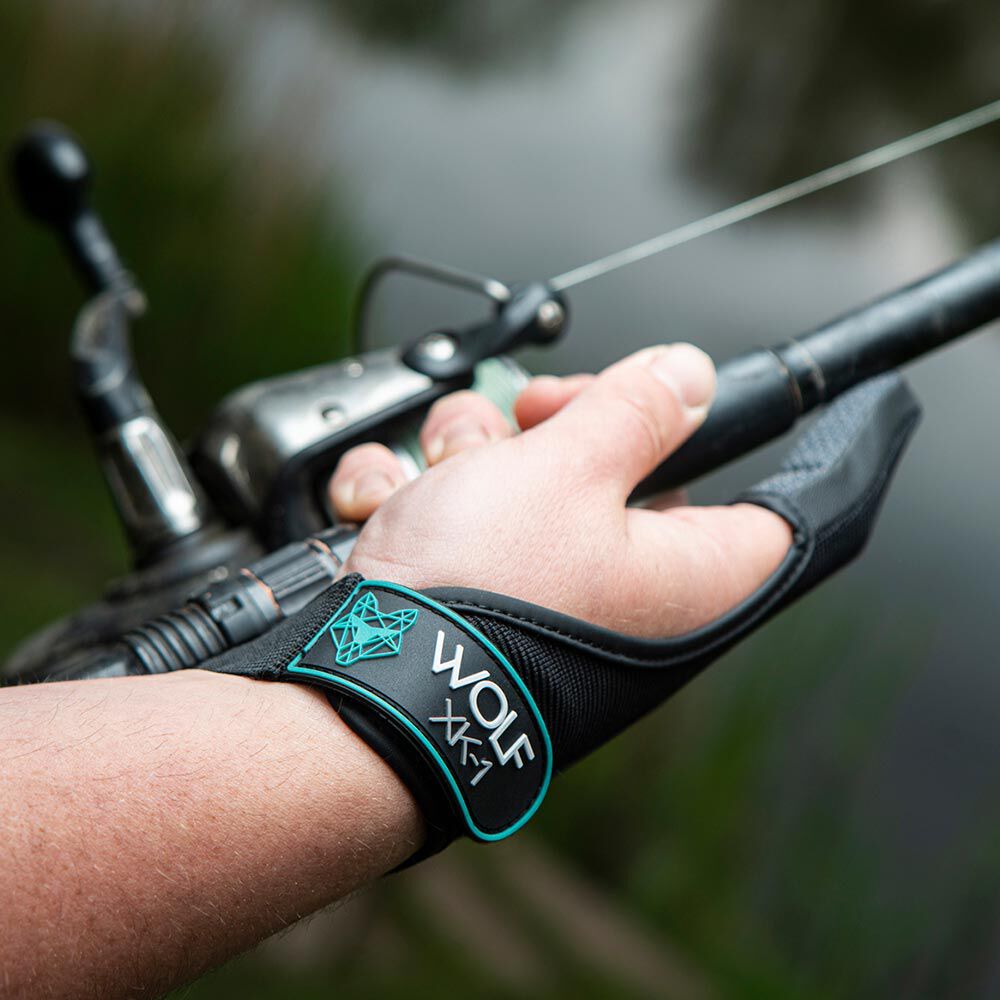 wolf kevlar casting glove black