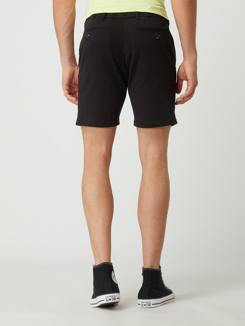 Slim Fit Chino-Shorts mit Stretch-Anteil in schwarz