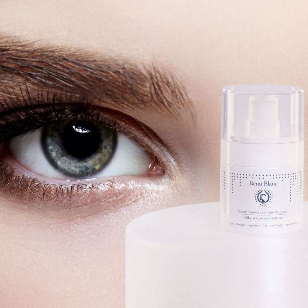 benu blanc Regard de soie : rituel intégral masqueen soie gris et sérum soyeux Soin contour des yeux et masque yeux ensoie