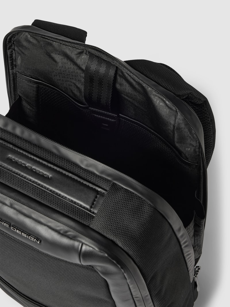 Rucksack mit Label-Detail Modell 'Roadster' in schwarz