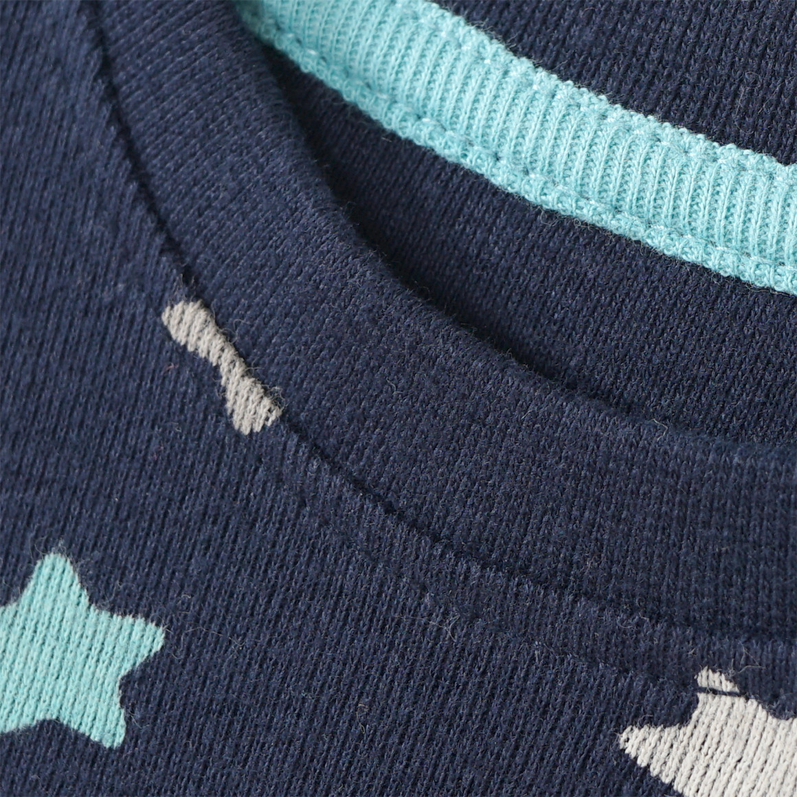 Baby Schlafanzug mit Sternen-Allover