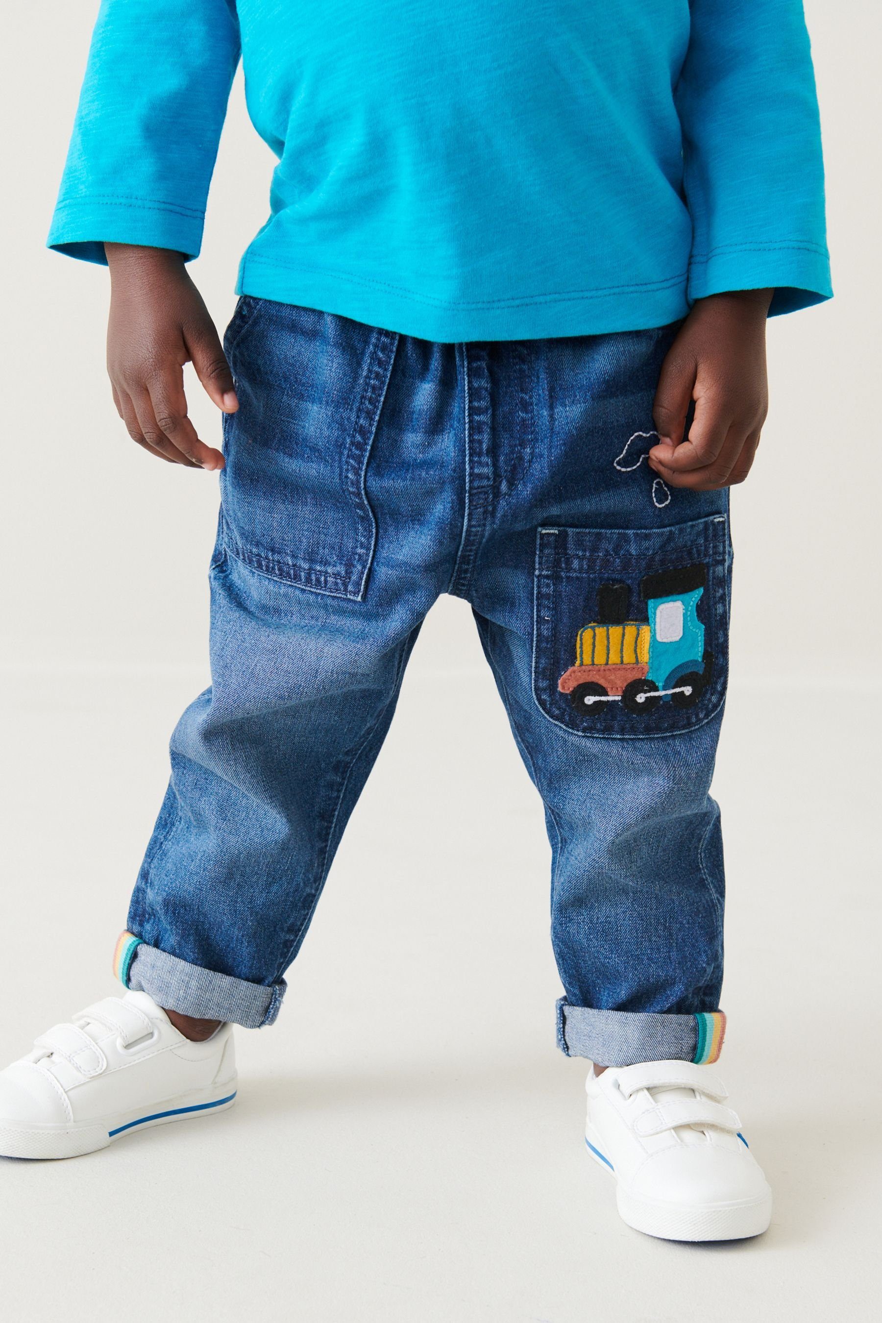 Next Schlupfjeans Schlupfjeans mit Zug-Motiv (1-tlg)