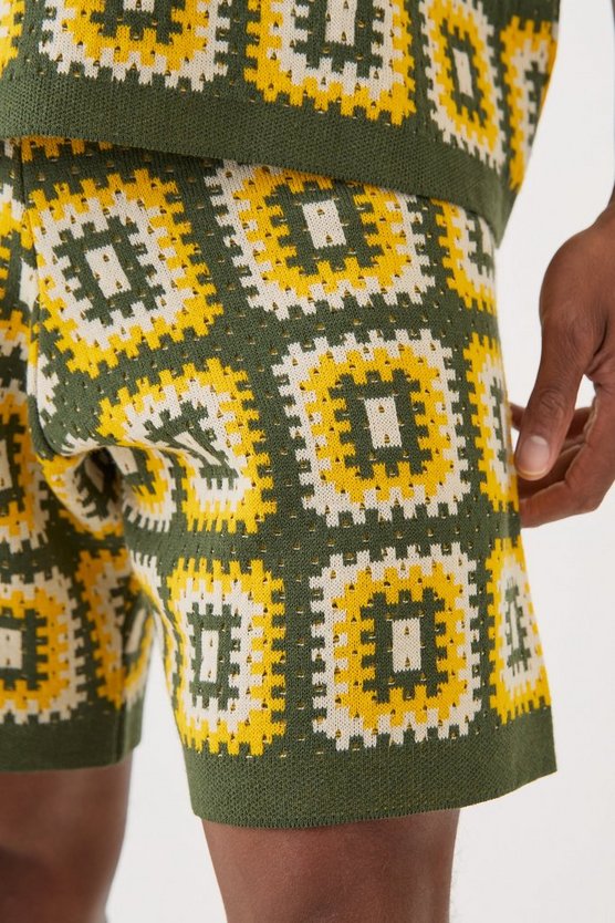 Lockere gehäkelte Shorts