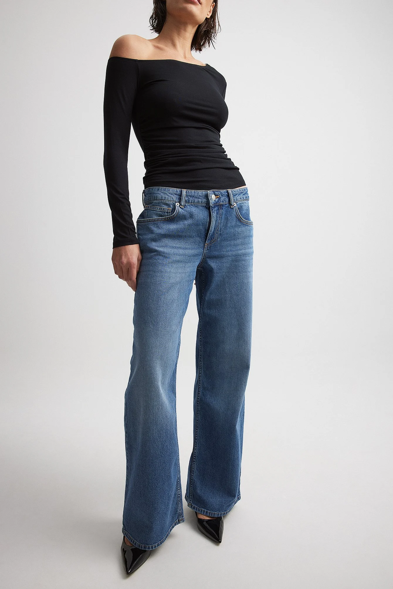 Weite Jeans mit tiefer Taille