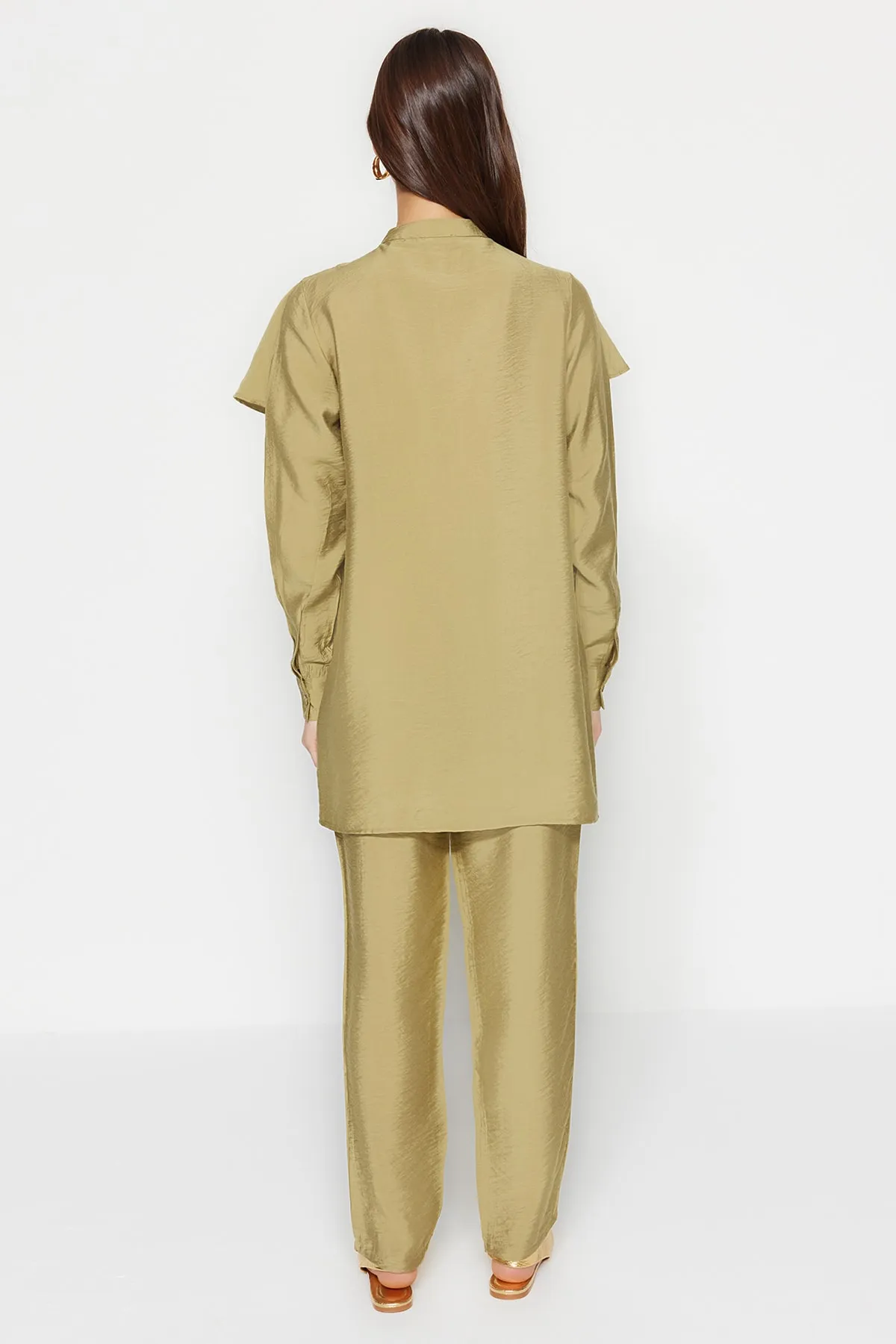Trendyol Modest  Ölgrünes gewebtes Hemd-Hosen-Set mit Schwungrad-Details TCTSS23US00091