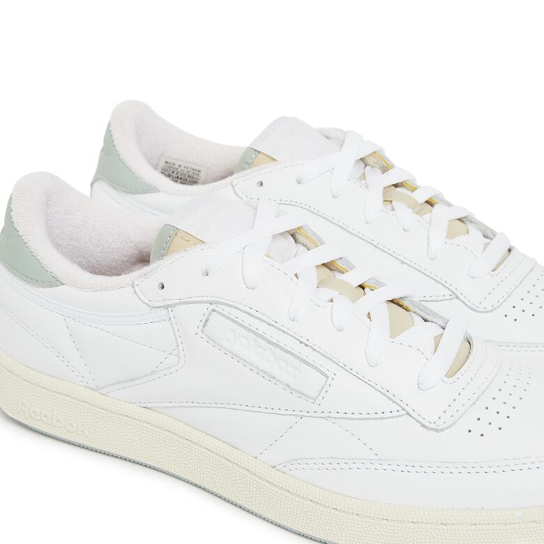 Reebok x solebox Wmns Club C 85 Vintage ftwr white/classic white/PANTONE
