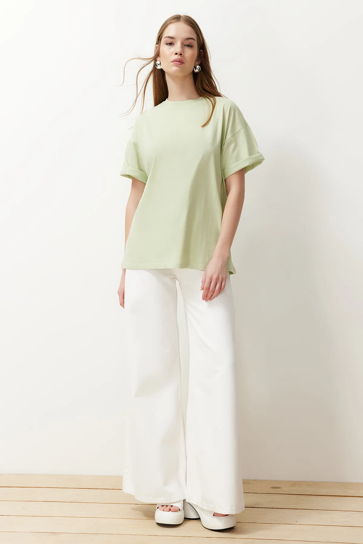 Trendyol Collection  Mintfarbenes, übergroßes/weites Strick-T-Shirt mit Rundhalsausschnitt aus 100 % Baumwolle TWOSS20TS0134