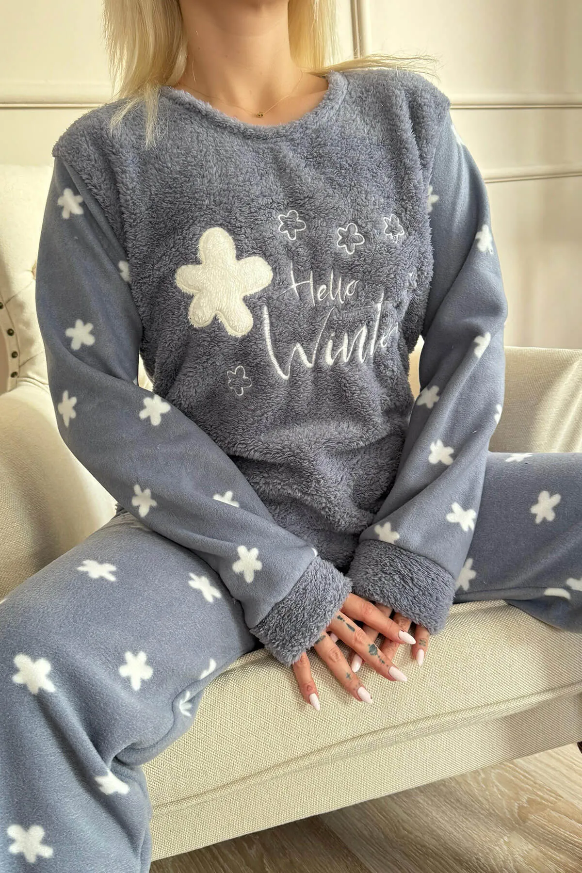 Pijamaevi  Indigo Hello Winter gemustertes Plüsch-Pyjama-Set für Damen