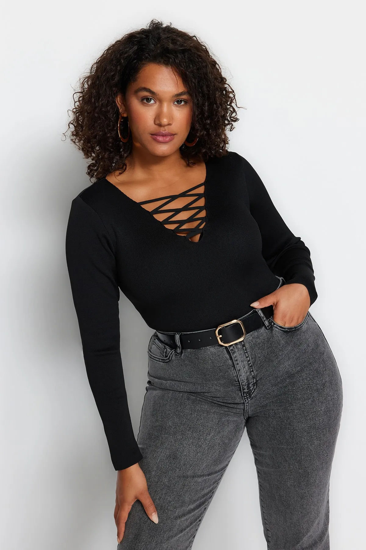 Trendyol Curve  Schwarzer Cross-Britted-Strickpullover