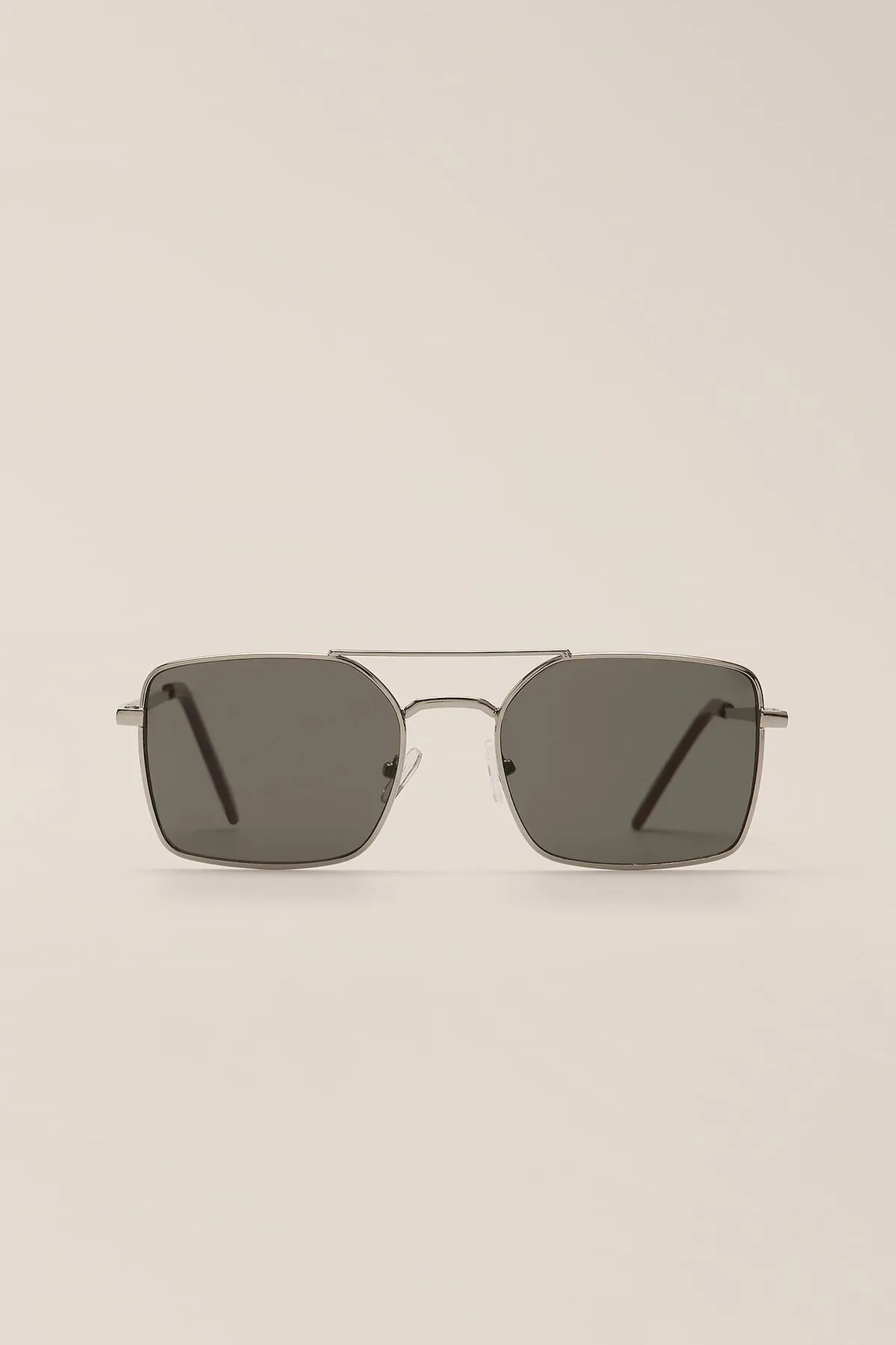 NA-KD  Sonnenbrille mit breitem Drahtgestell