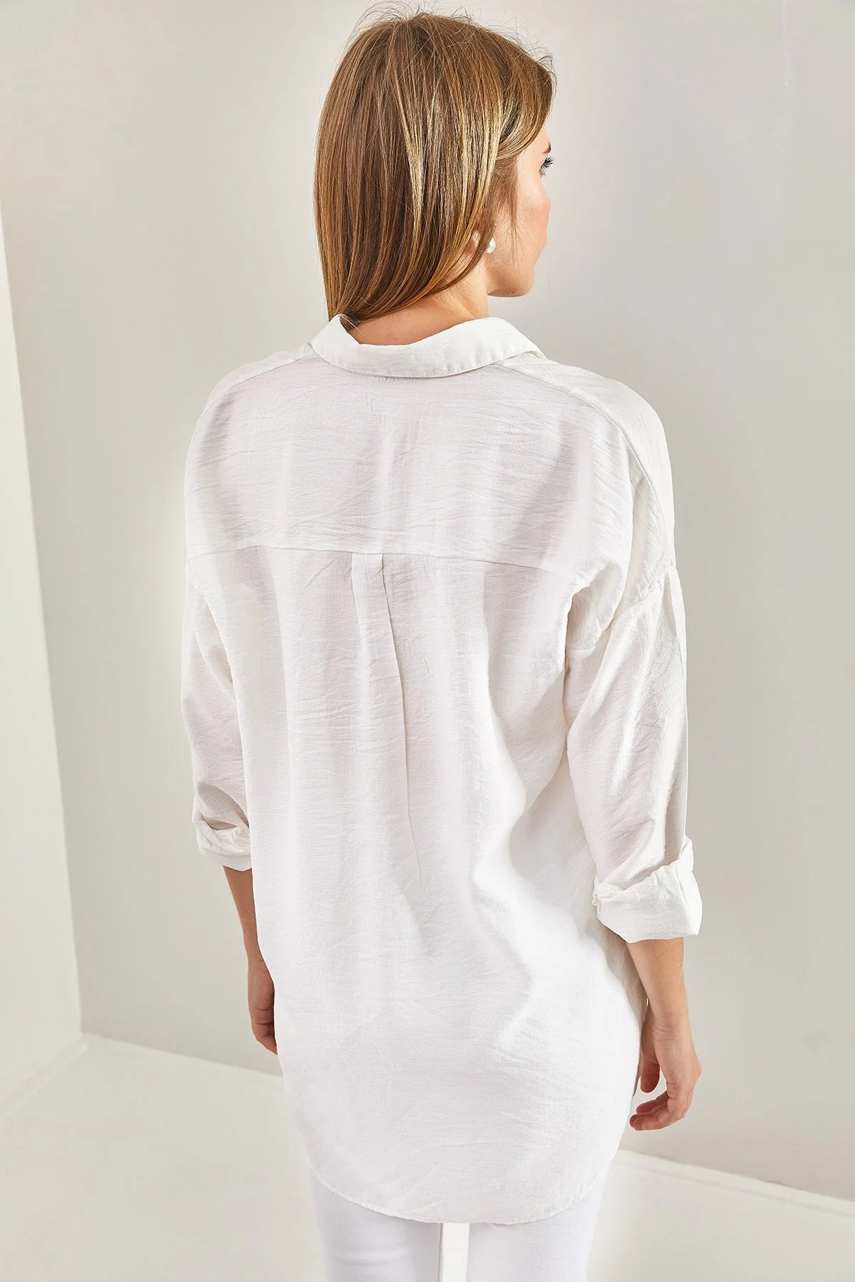 Bianco Lucci  Damen-Hemd „Ayrobin“ aus Leinen mit Pailletten-Palettenstickerei
