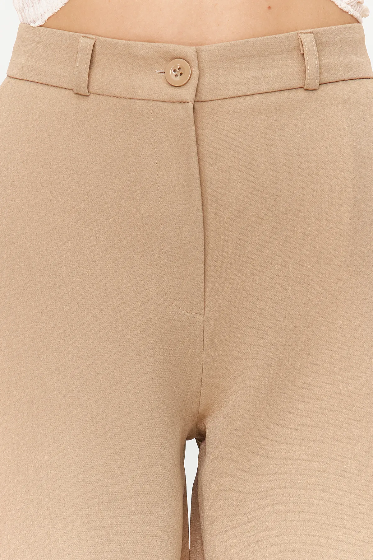 Trendyol Collection  Nerzfarbene, weite Hose aus Webstoff mit weitem Bein TWOAW21PL0332