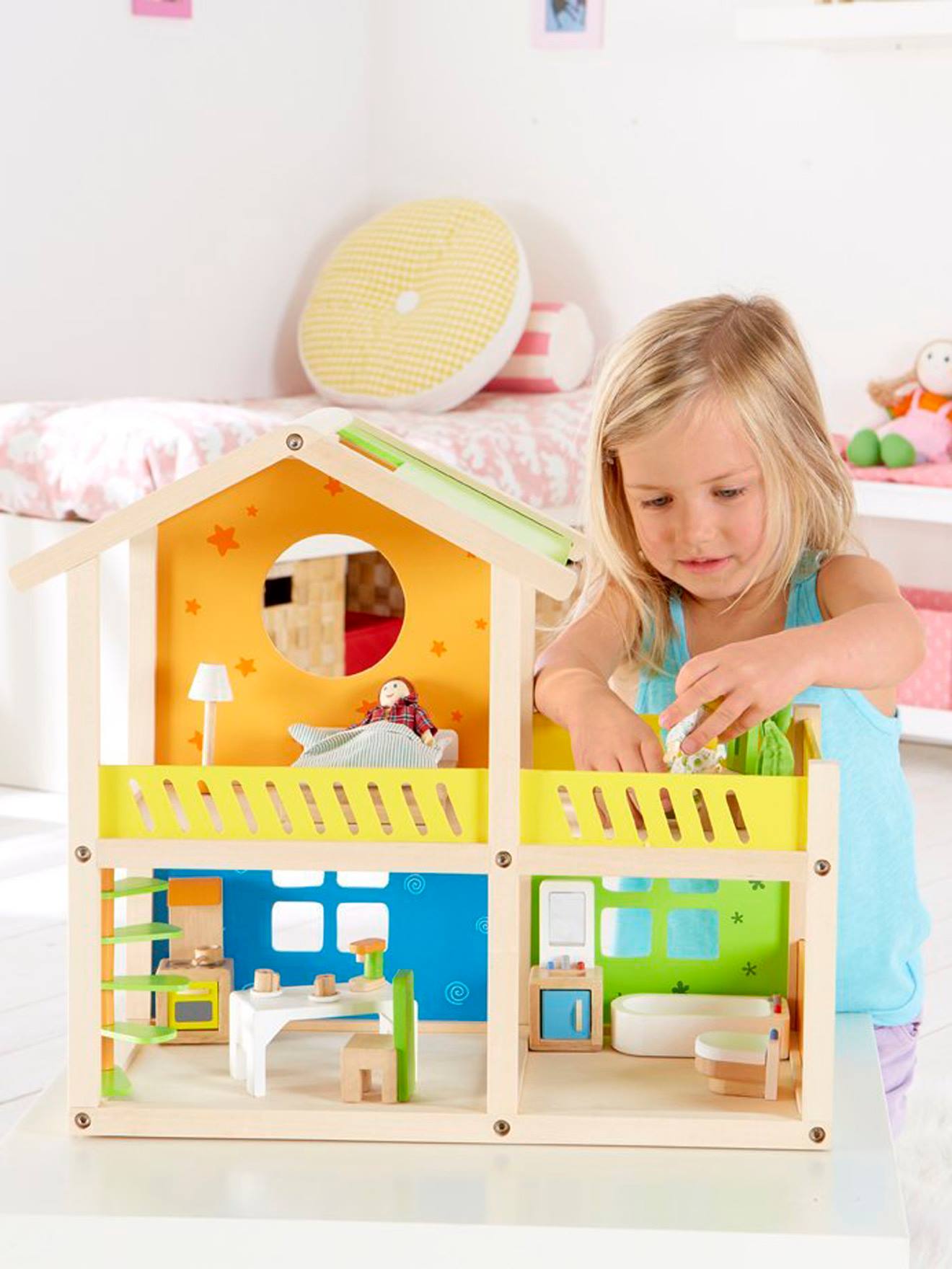 Petite maison joyeuse en bois HAPE multicolore