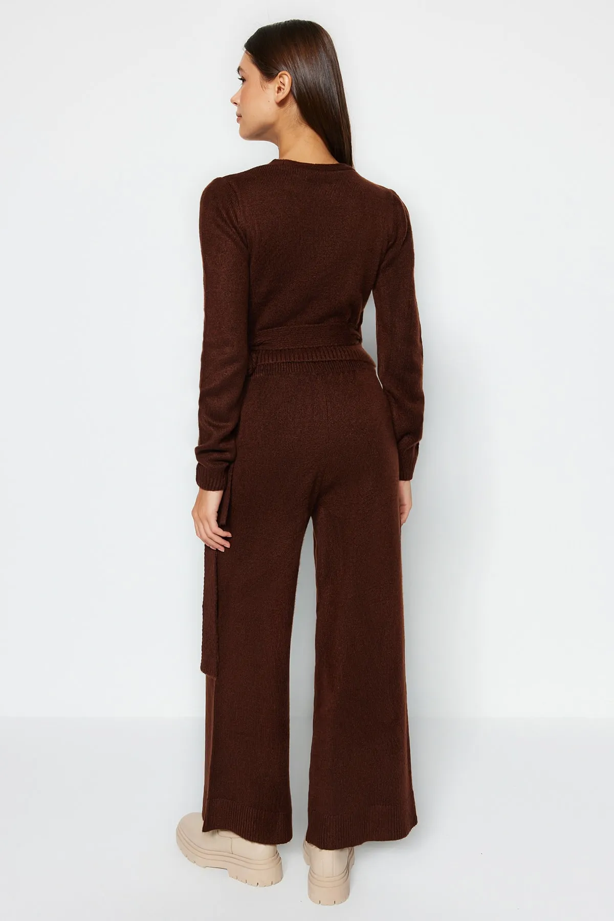 Trendyol Collection  Braunes, kurzes Strickoberteil und -unterteil-Set TWOAW24AU00016