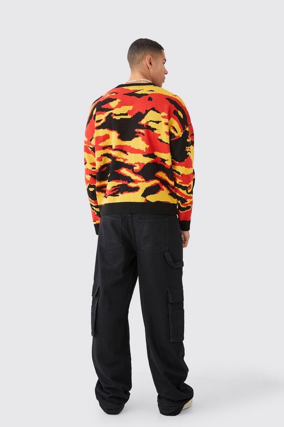 Kastiger Oversize Pullover mit abstraktem Print