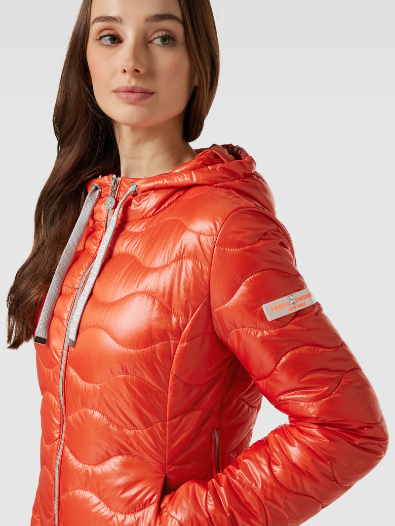 Steppjacke in Glanz-Optik in orange