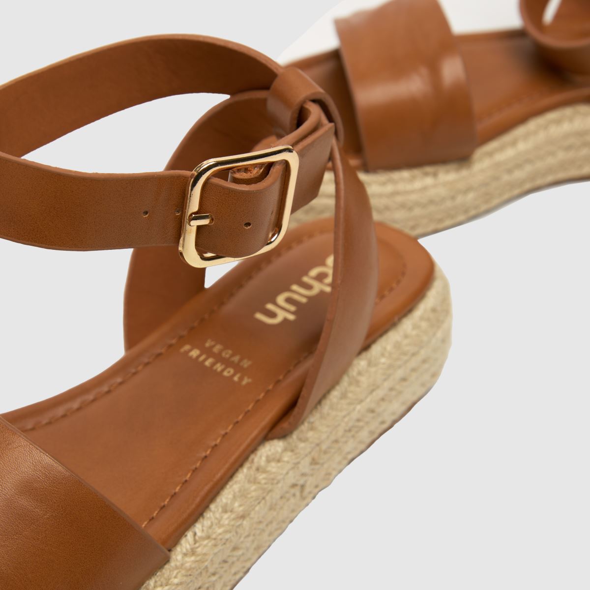 – Violetta låga espadrillsandaler i brunt material