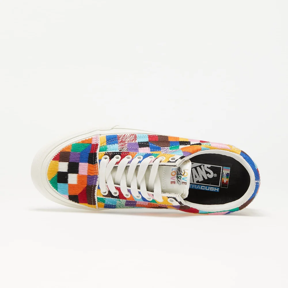 Vans Old Skool LX Love Wins Multi VN0A4BVFBMB1 / bunt