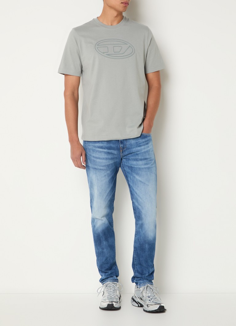 Diesel T-Adjust-Bigoval -t-paita 3D-logolla