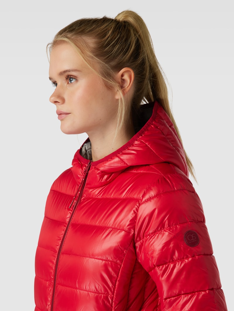 Steppjacke mit Kapuze in rot