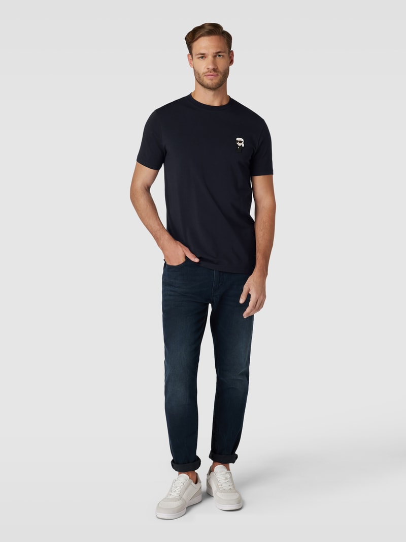 T-Shirt mit Motiv-Patch in marineblau