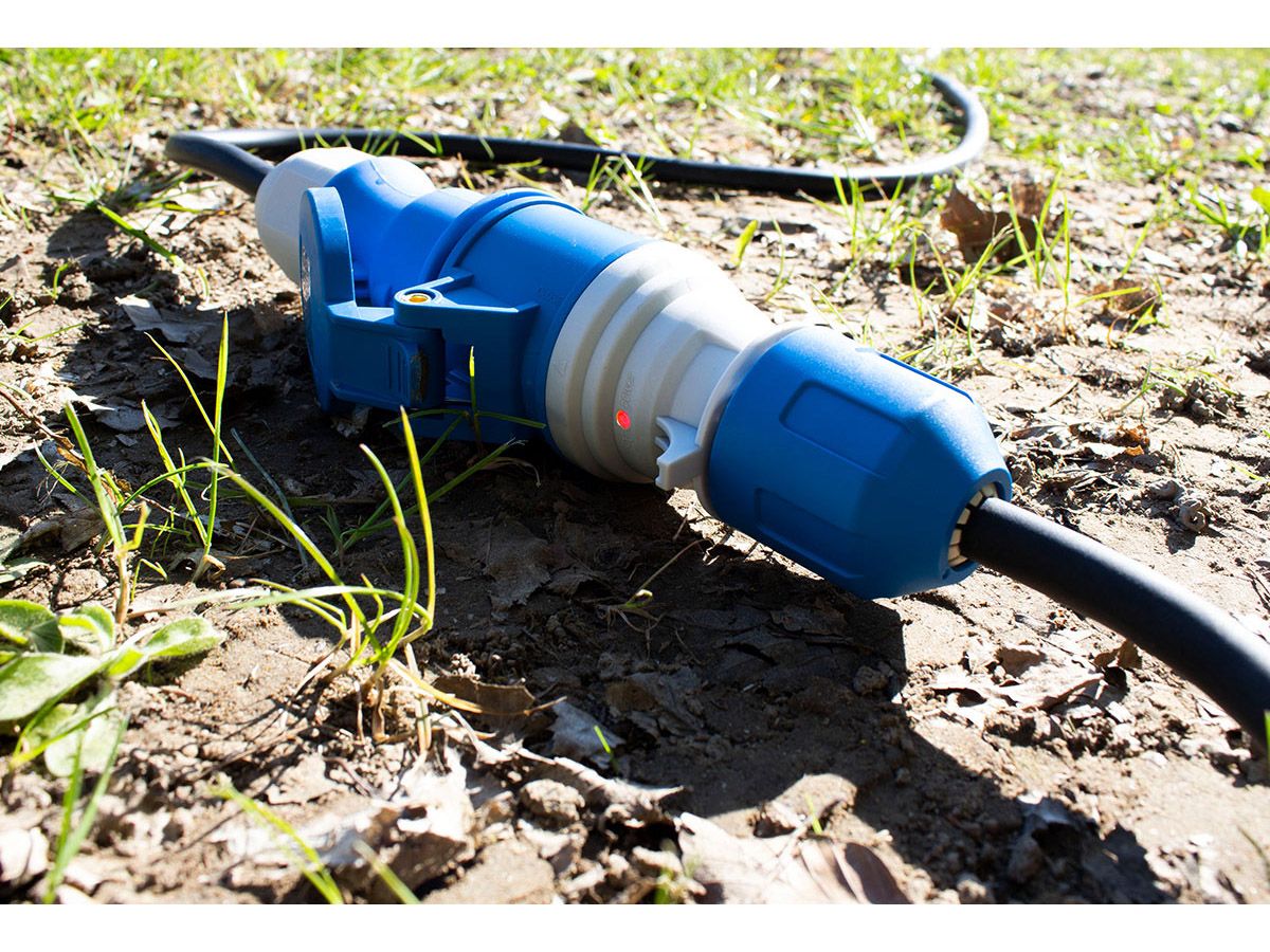 Schwabe CEE Kupplung mit Powerlight