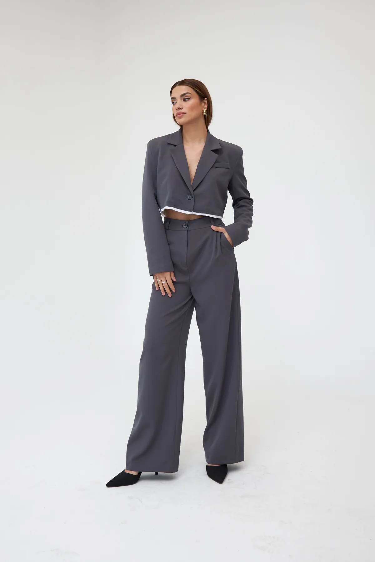 Laluvia  Palazzo-Set mit grauer kurzer Jacke