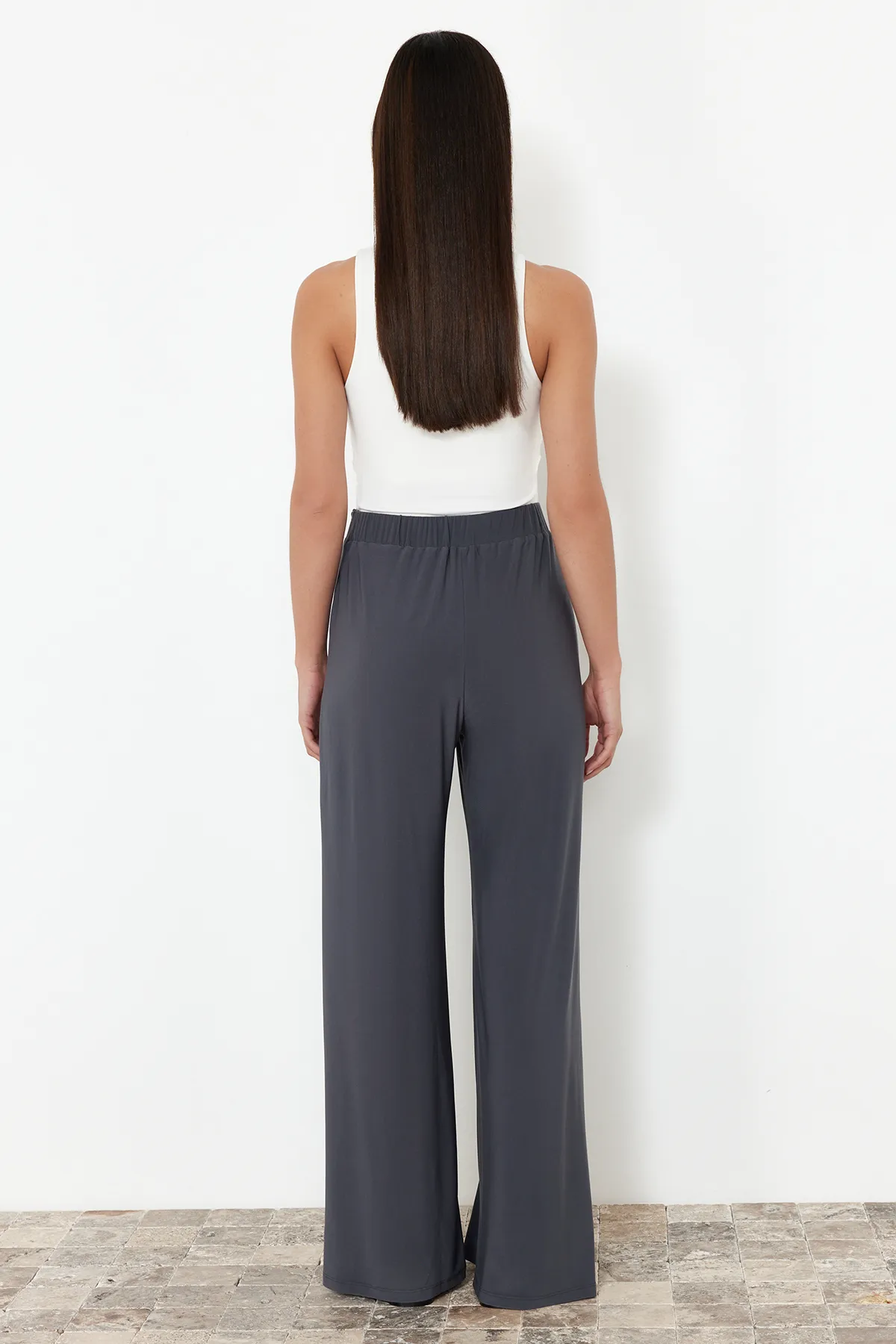 Trendyol Collection  Anthrazitfarbene, flexible Hose mit Schlitz und Schnürung TWOSS24PL00135