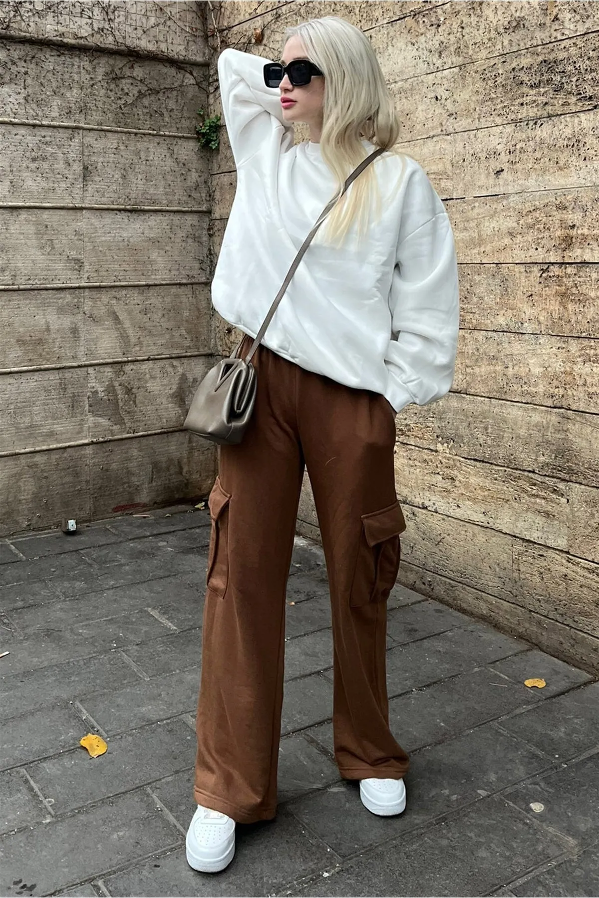 Madmext  Braune Damen-Jogginghose mit weitem Bein und Cargotasche Mg1615