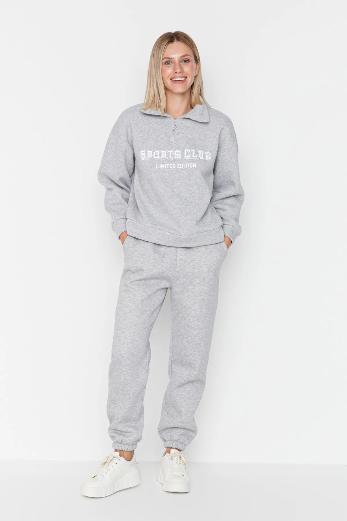 Trendyol Collection  Jogginghose - Grau - Loose Jogger