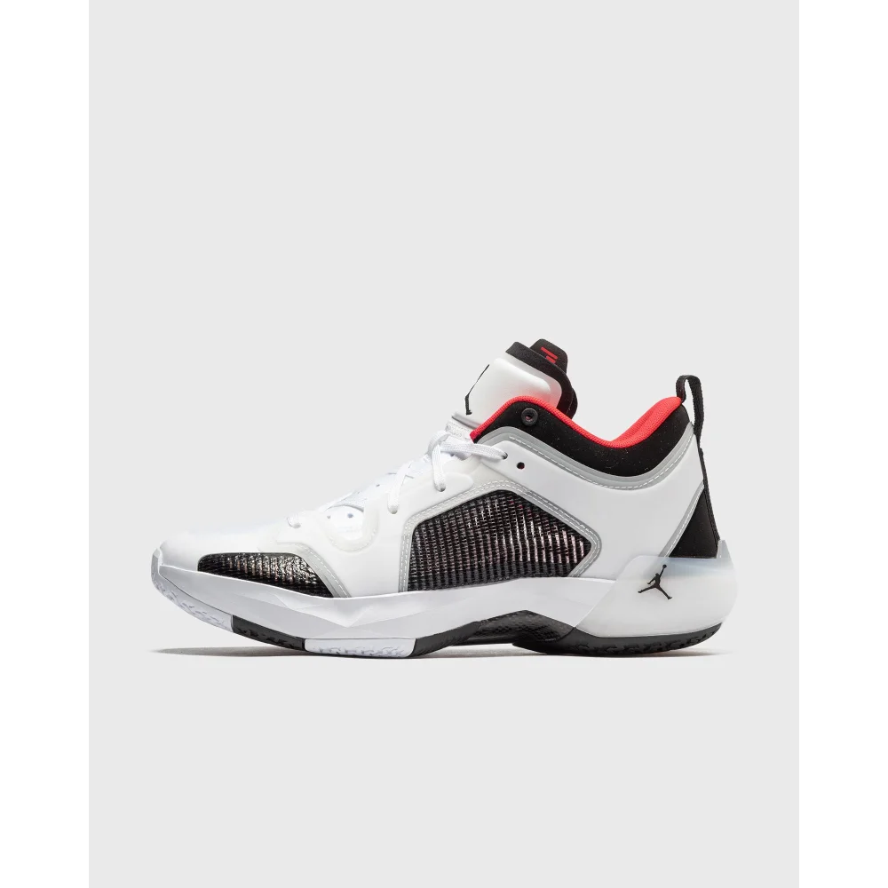 NIKE JORDAN XXXVII Low 37 DQ4122-100 / weiss