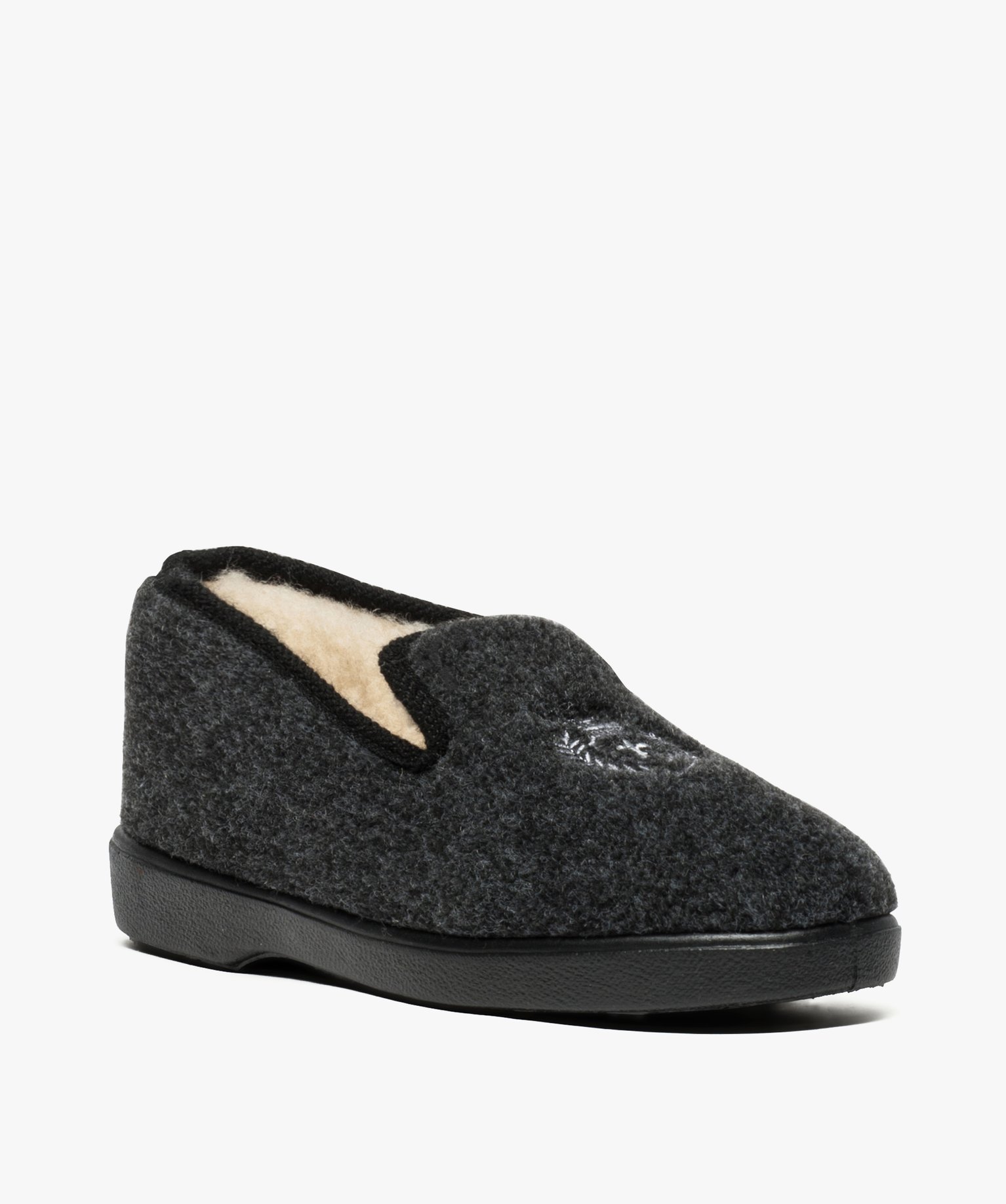 Chaussons homme forme charentaises brodés écusson | GEMO
