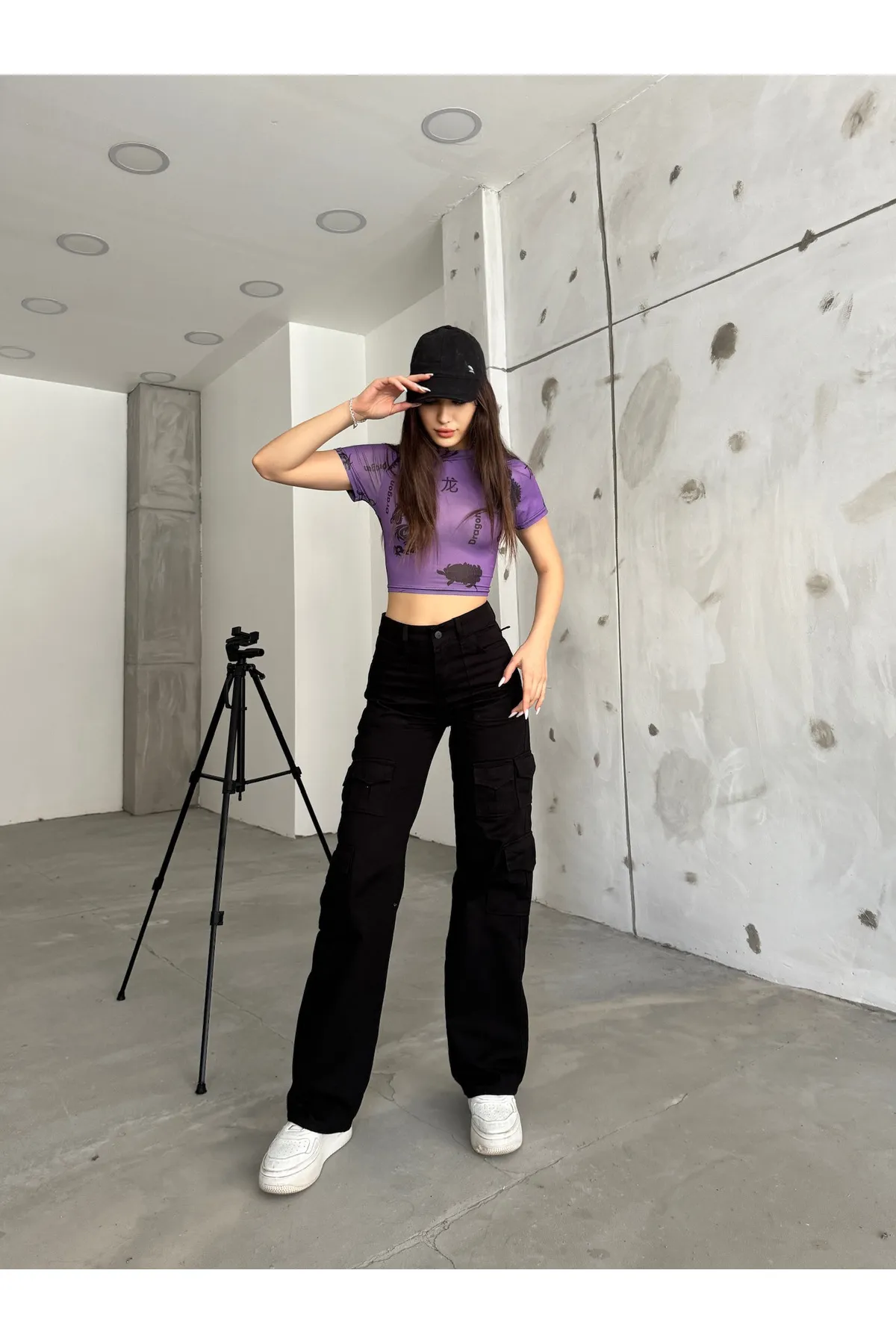 BİKELİFE  Schwarze Damen-Cargohose mit hoher Taille und mehreren Taschen und gerader Passform