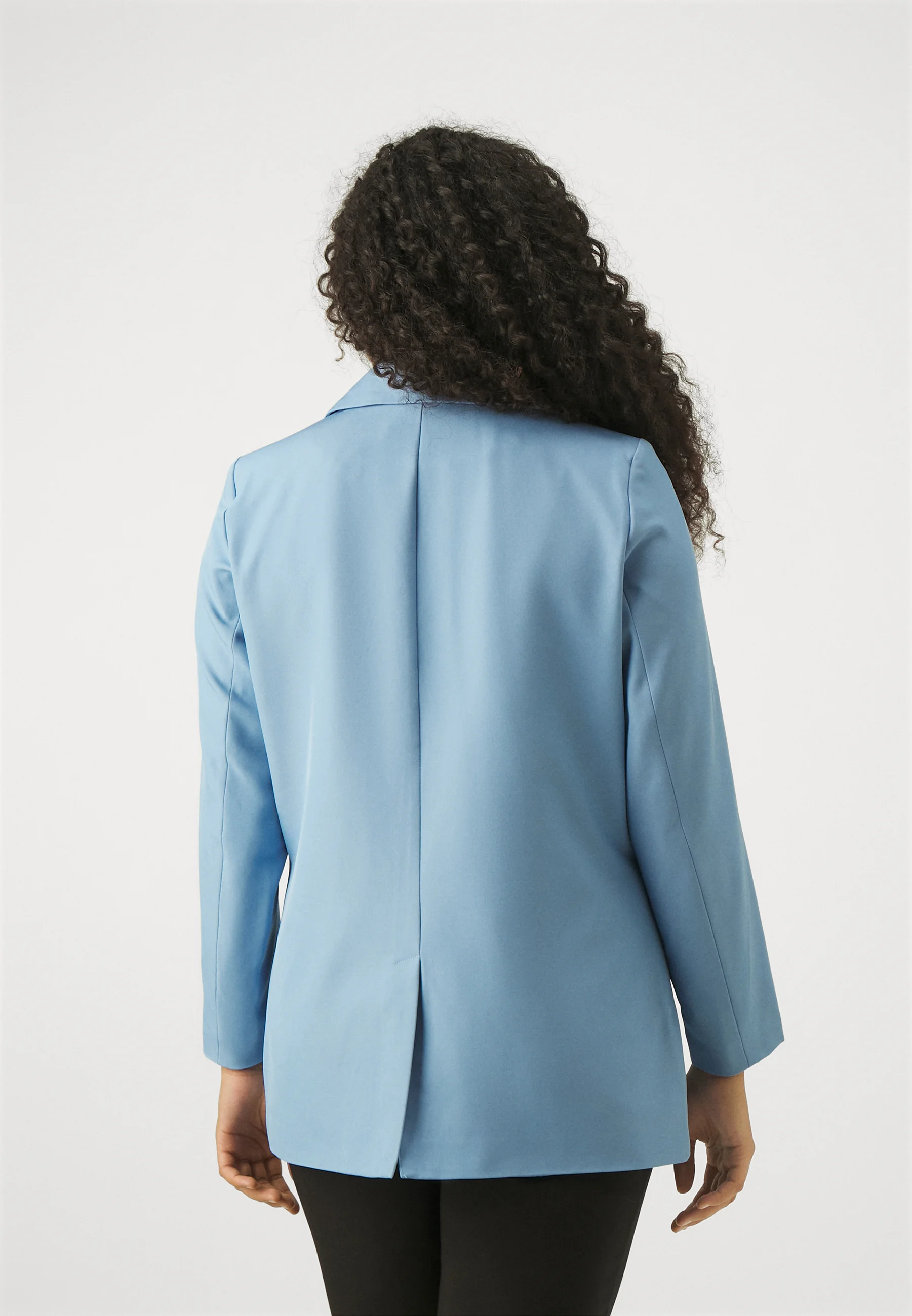 ONLY Carmakoma CARNEWTHEA BLAZER - Abrigo corto