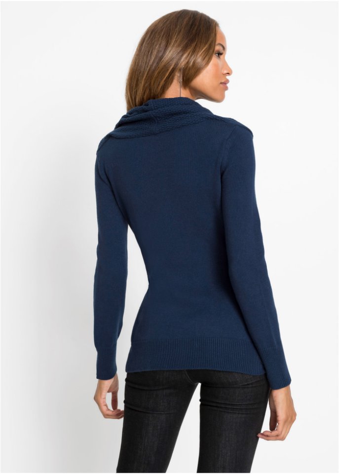 Pullover mit Accessoire