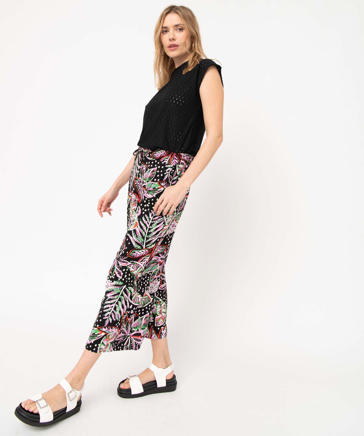 Tee-shirt femme à manches courtes en maille ajourée noir | GEMO