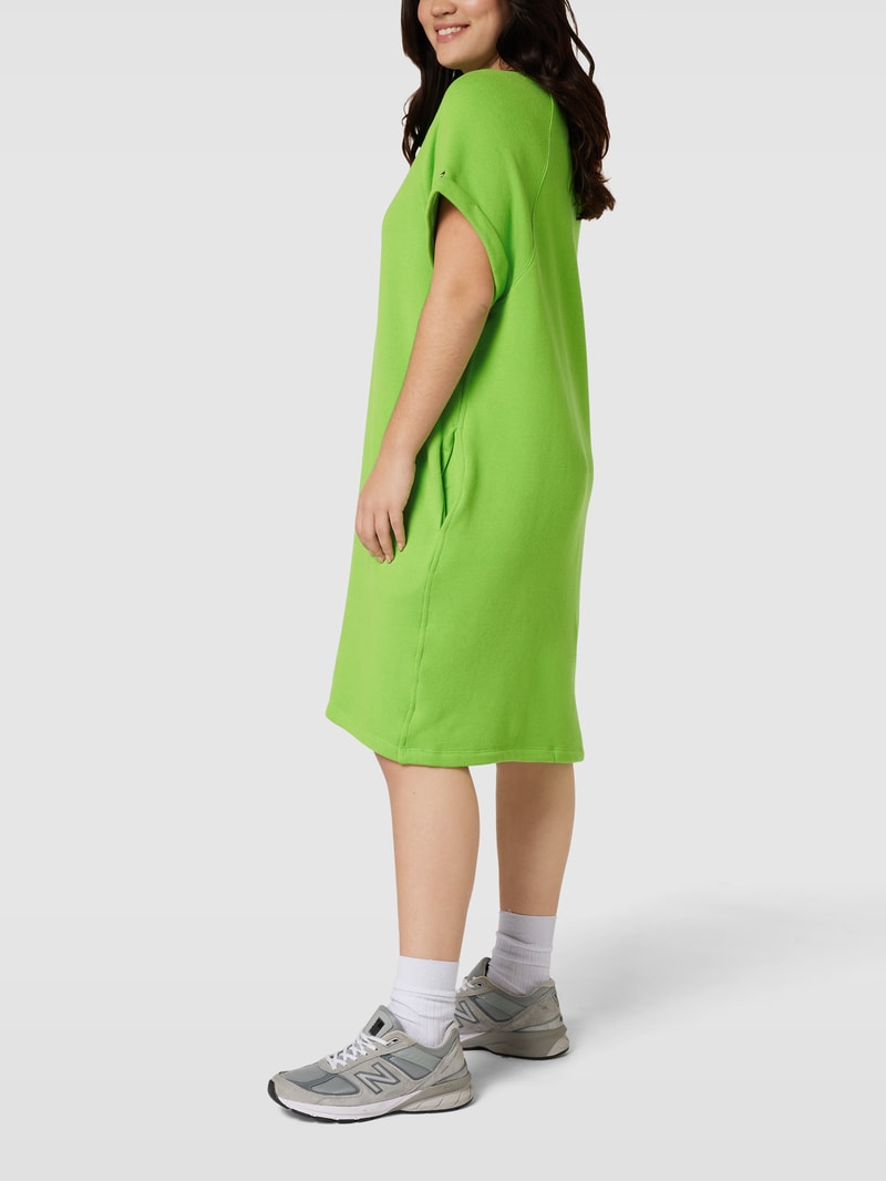 PLUS SIZE Sweatkleid mit Logo-Print in hellgrün
