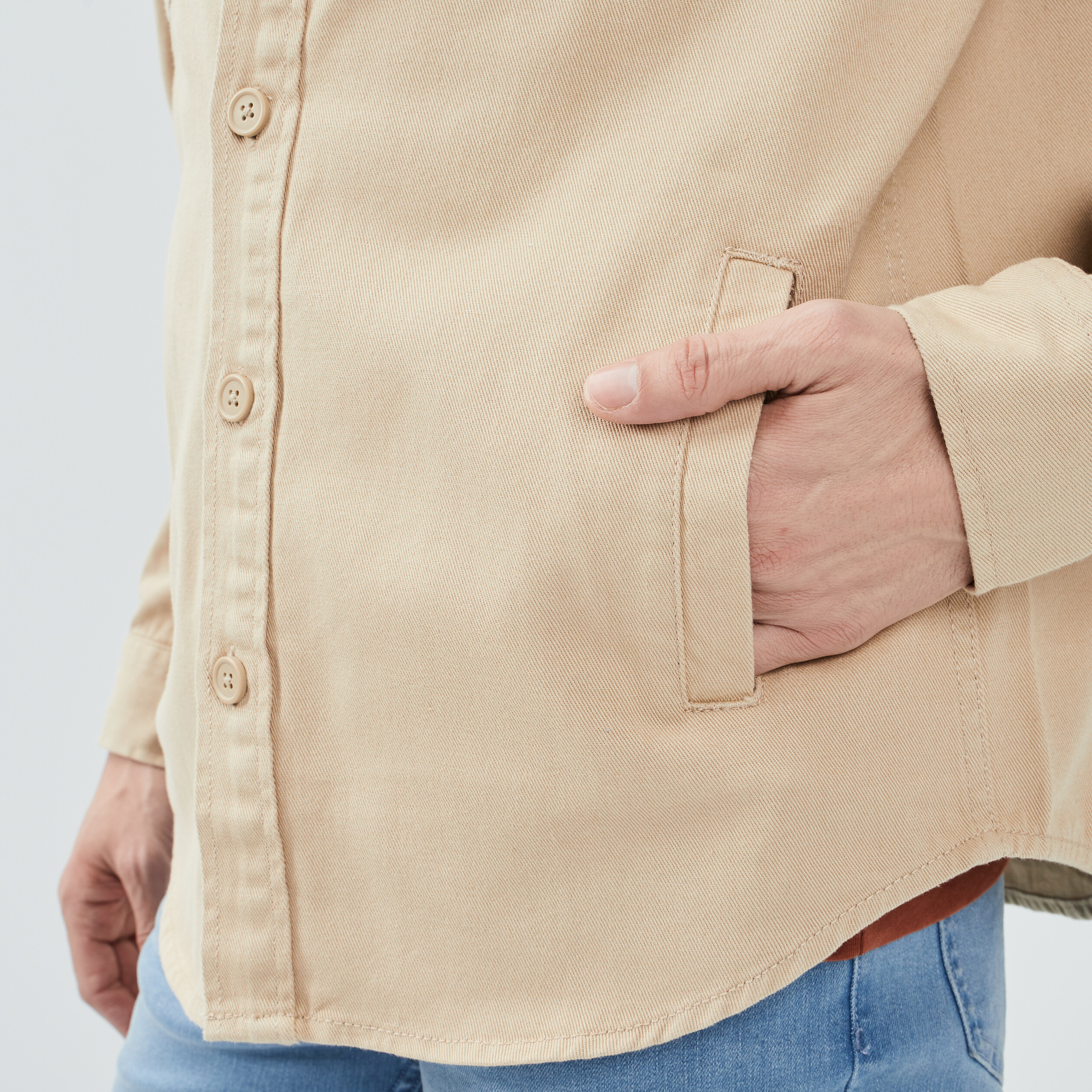Chemise avec deux poches plaquées sable homme | La Halle