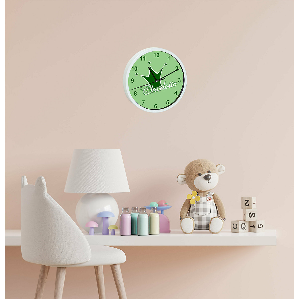 Kinder Wanduhr laufruhig personalisiert mit Name Krone grün