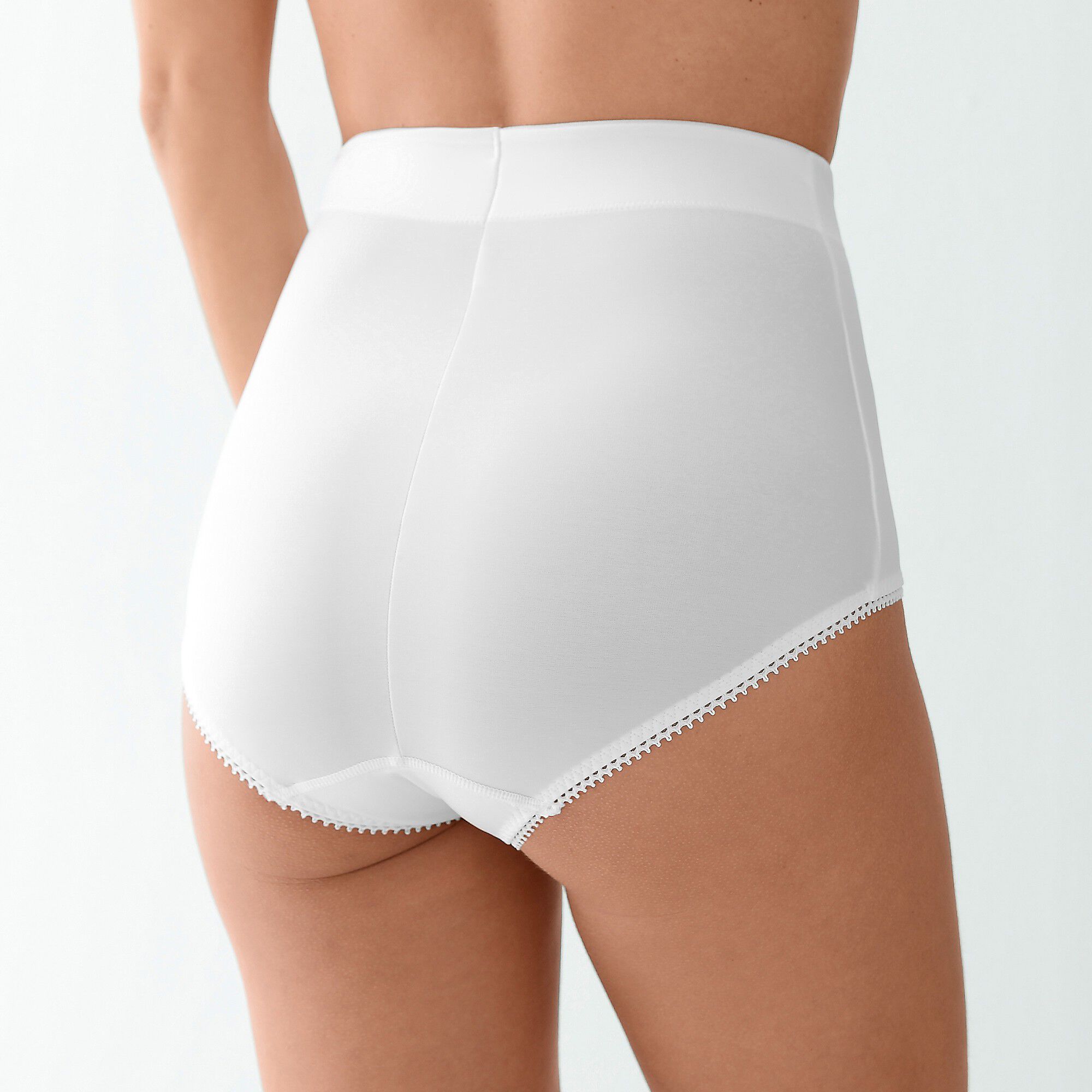 Gaine affinante maille satinée et tulle jacquard