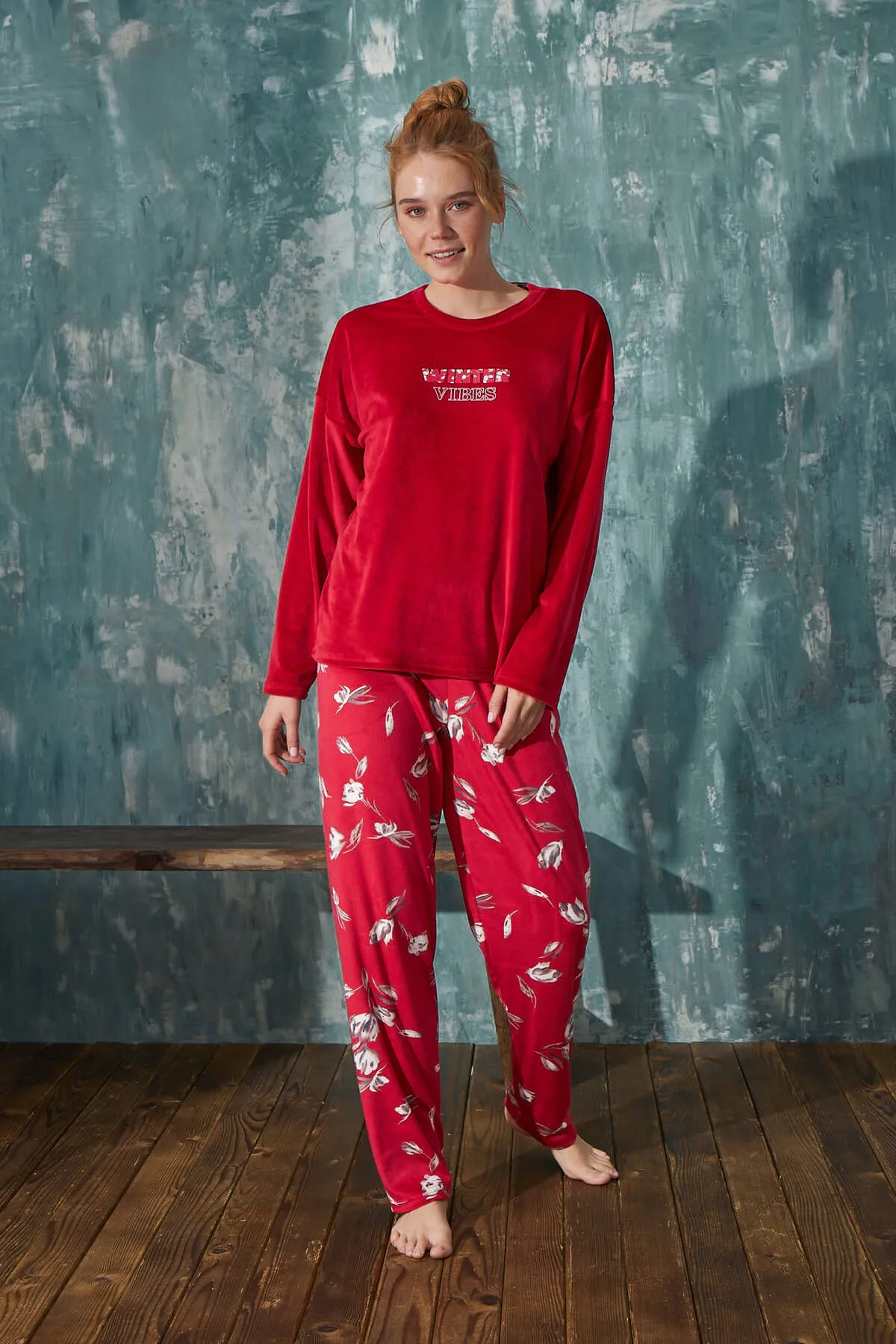 Pijamaevi  Red Vibes Samt-Mutter-Tochter-Familienpyjama – Mutter-Set